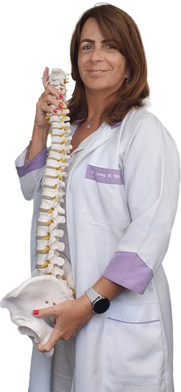 imagem da jenny, de jaleco, segurando uma representação de coluna